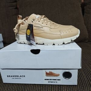 Brandblack Los Angeles Nomo 2.0 Tan Woman's Size 7 Shoes New In Box